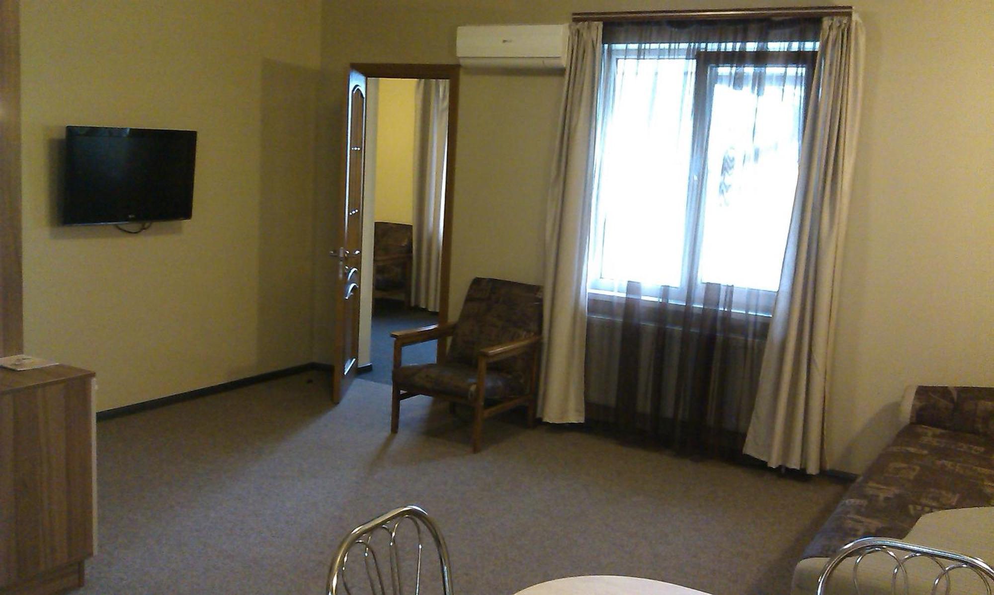 Aparthotel Yuzhniy Dvorik Odessa Exterior foto
