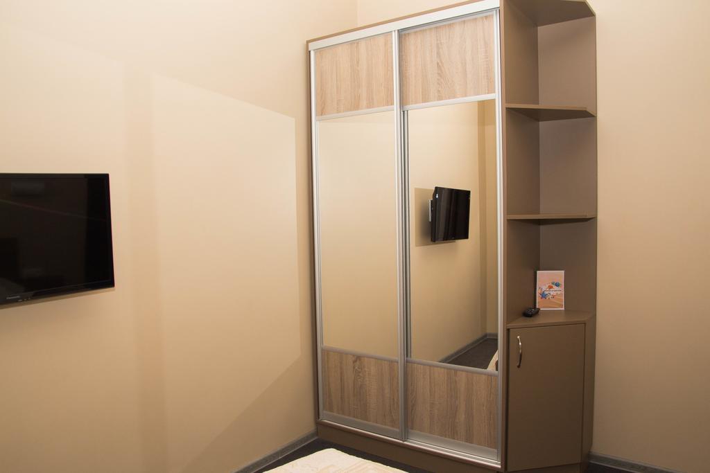 Aparthotel Yuzhniy Dvorik Odessa Exterior foto