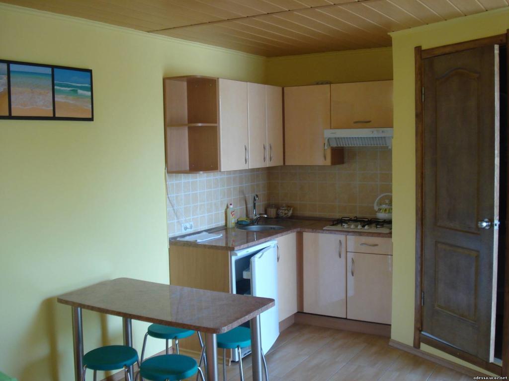 Aparthotel Yuzhniy Dvorik Odessa Exterior foto